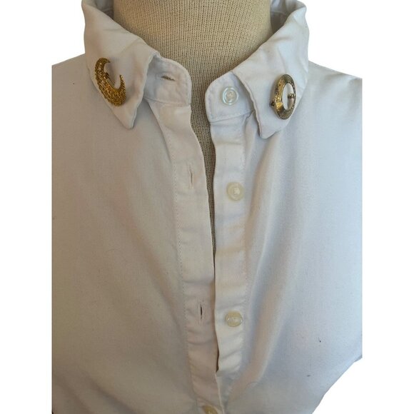 Crescent Moon Shaped Filagree Gold Tone Small Brooch Vintage Elegant - Picture 7 of 9